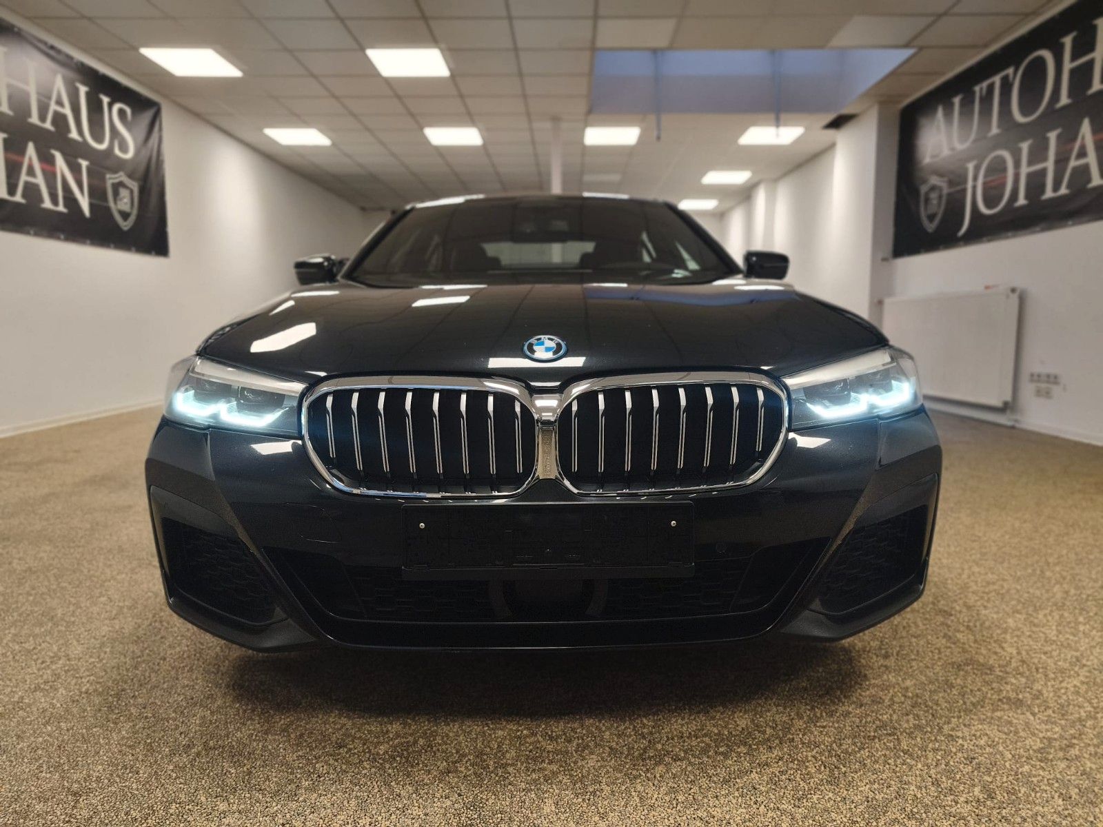 BMW 530e M PAKET/LIMO/KEYLESS/AMBIENTE/MEMORY/VOLL imagem 2