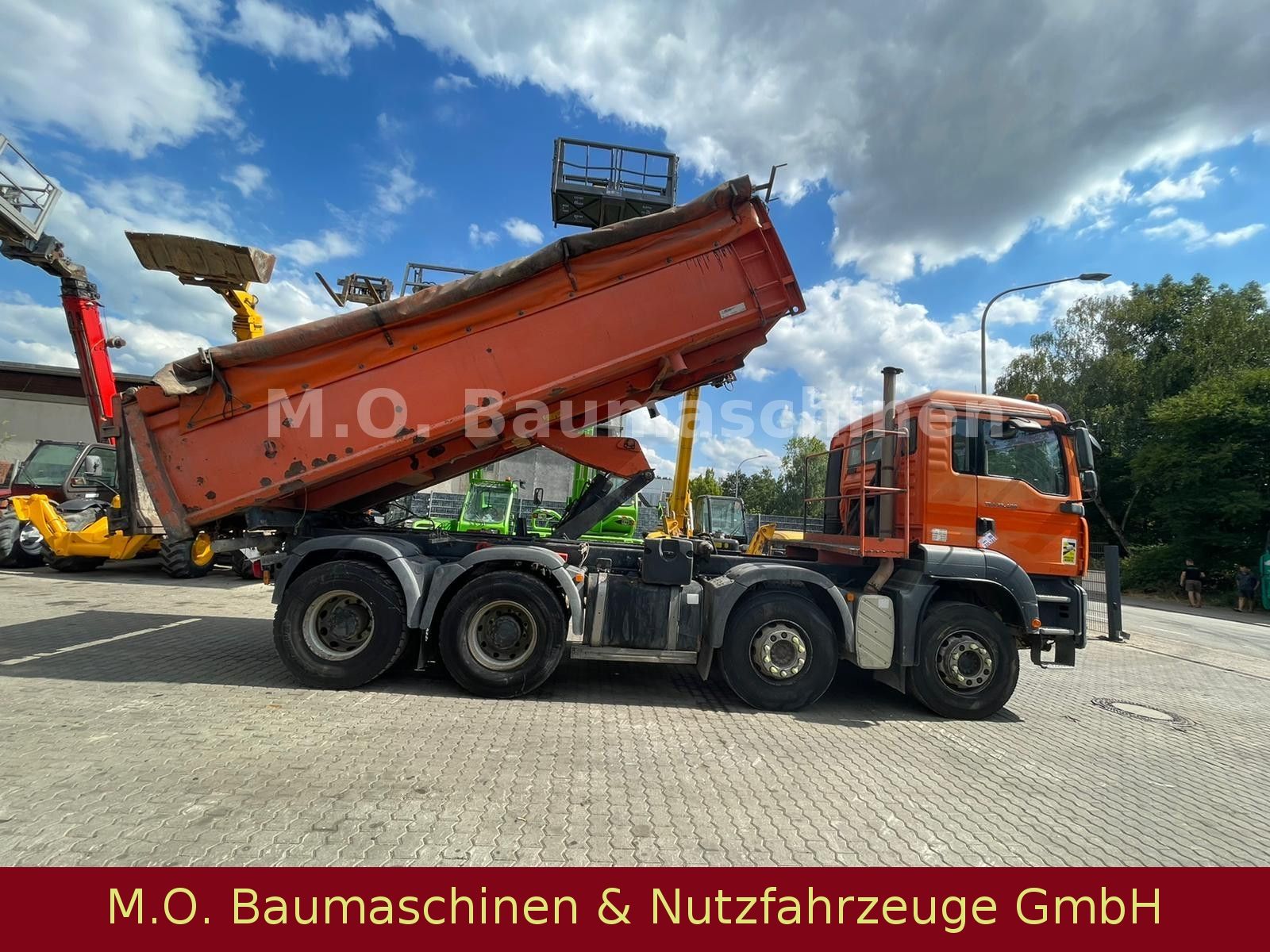 Fahrzeugabbildung MAN TGA 35.400 / AC / 8x4 / Euro 4 / 3.Seitenkipper/