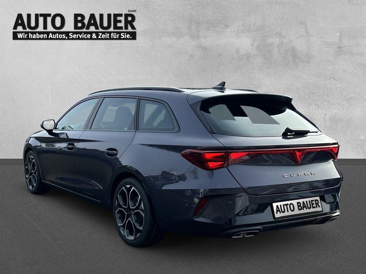 Fahrzeugabbildung CUPRA Leon Sportstourer 2.0 TSI 204 PS DSG 4Drive - mit KI generiert/bearbeitet