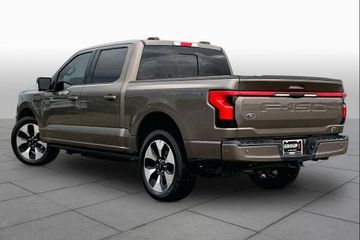 Ford F150 Lightning Platinum gr. Batterie im Vorlauf
