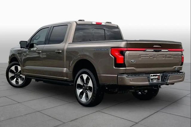 Ford F150 Lightning Platinum gr. Batterie im Vorlauf