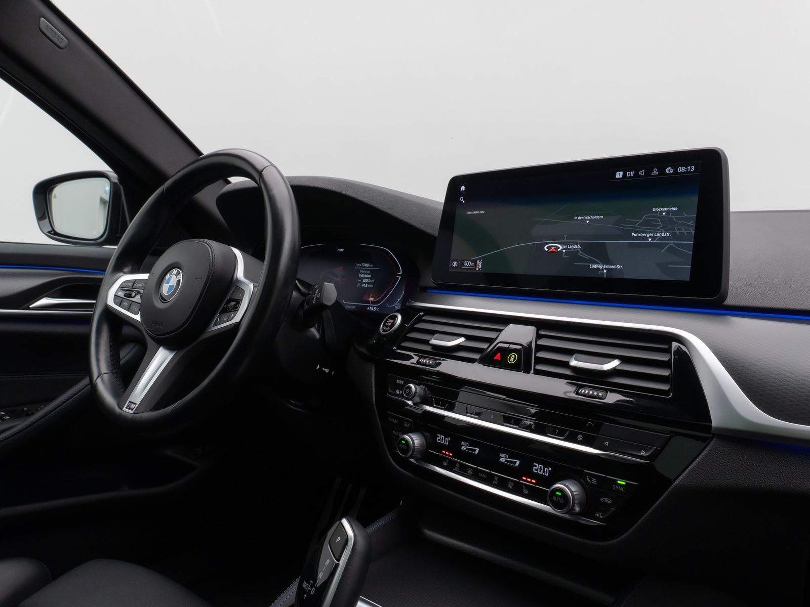 Fahrzeugabbildung BMW 530d xD M Sport Panorama Kamera HUD HiFi Komfort