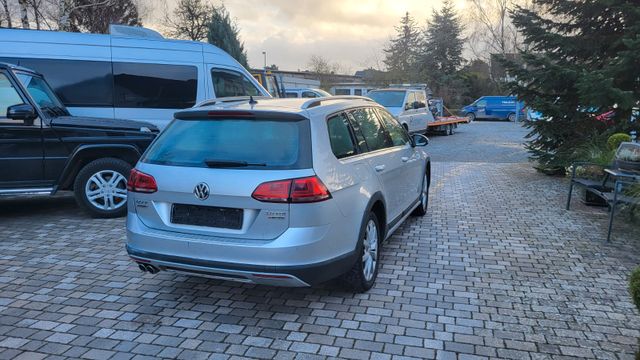 Volkswagen Golf VII Alltrack Variant BMT 4Motion