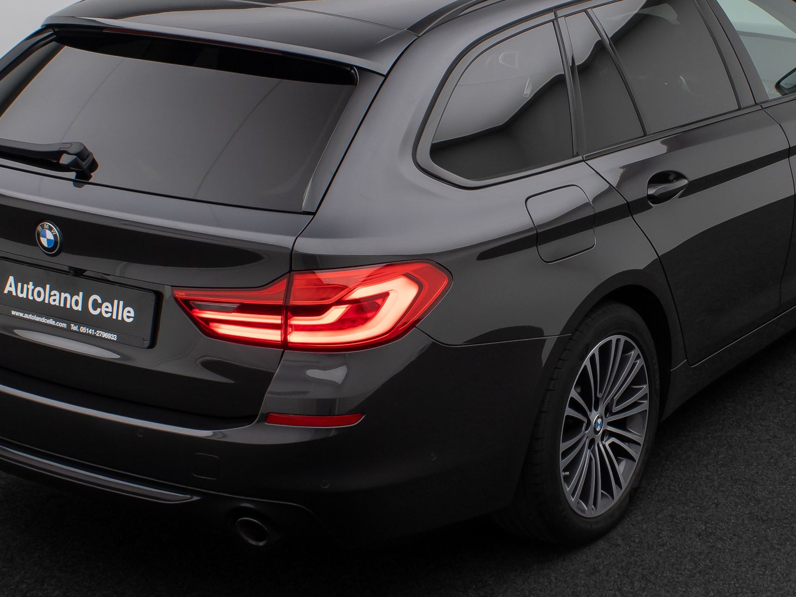 Fahrzeugabbildung BMW 530d xD SportLine 360°HUD DAB H/K 4xKlima Komfor