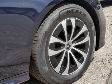 Mercedes E 220 - 11