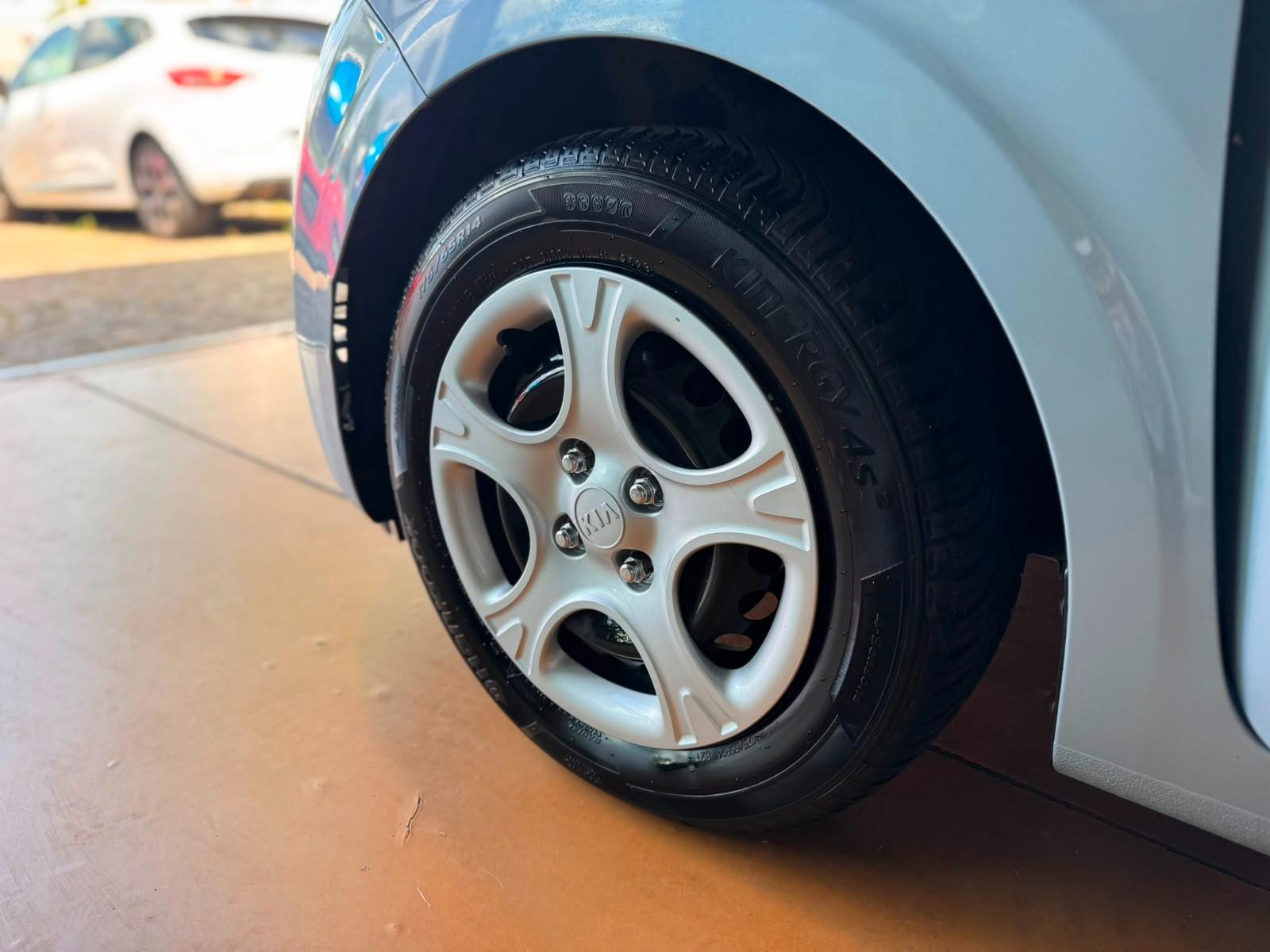 Kia Picanto Edition 7 - 1. Hand / Kia Scheckheft