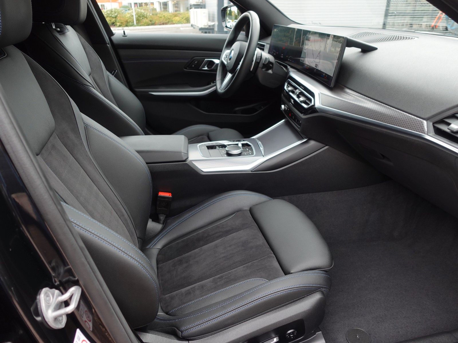 Fahrzeugabbildung BMW 318i Touring Aut. M Sportpaket Comf./Entert./HiF