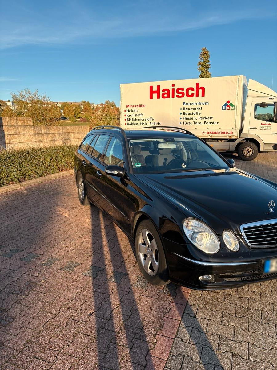 Mercedes-Benz E200 2004 — rear view
