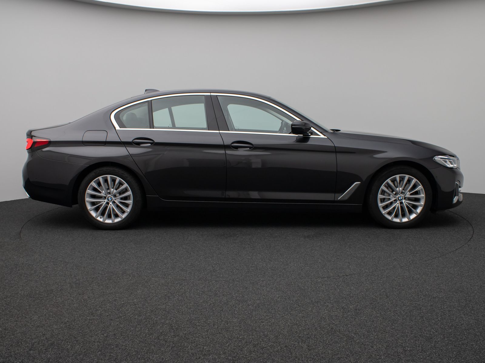 Fahrzeugabbildung BMW 540i xD LuxuryLine Kamera Laser HUD H/K Komfort
