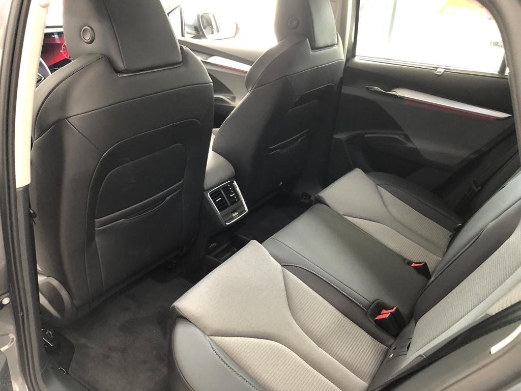 Fahrzeugabbildung SKODA Enyaq 60 Loft/Convenience PLUS