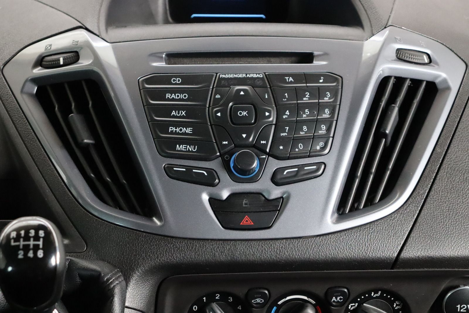 Fahrzeugabbildung Ford Tourneo Custom 2.2 TDCi * 8 Sitzplätze