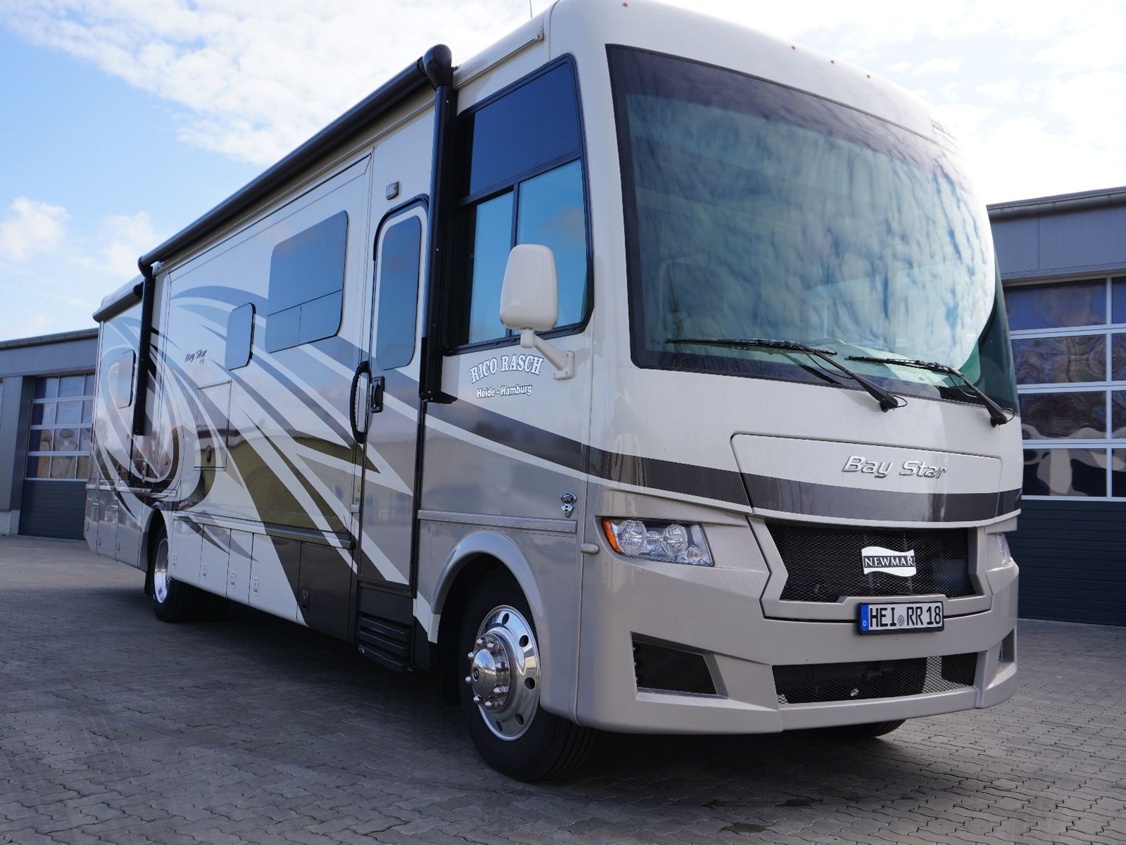 Fahrzeugabbildung Ford Newmar Bay Star 3626 Class A