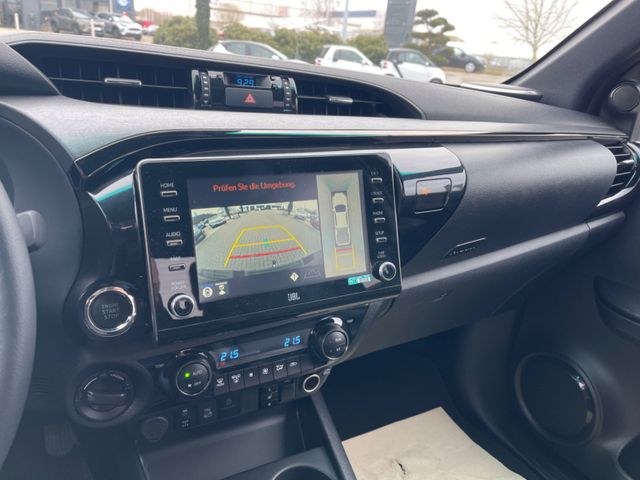 Toyota Hilux Invincible 4×4 JBL Schwarz Automatik