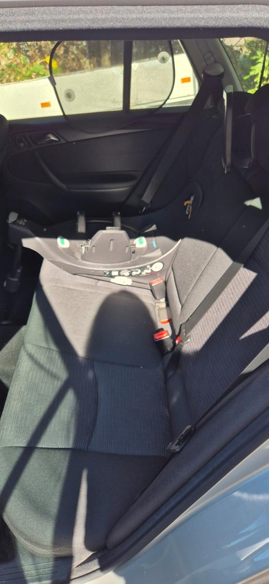 Mercedes-Benz C180 2004 — photo 13