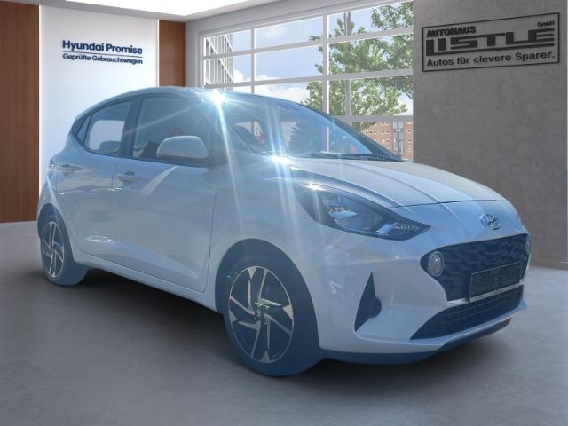 Fahrzeugabbildung Hyundai i10 Trend Navi Apple CarPlay Android Allwetterre