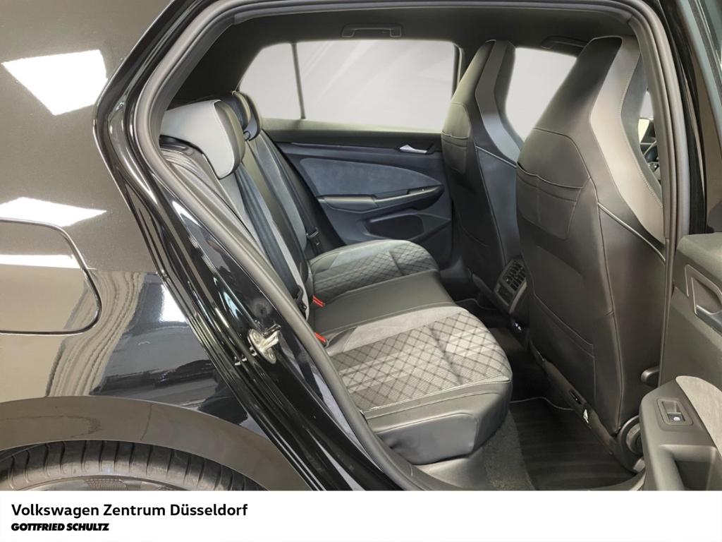Volkswagen Golf R -Line 1.5 eTSI DSG Kamera LED Carplay