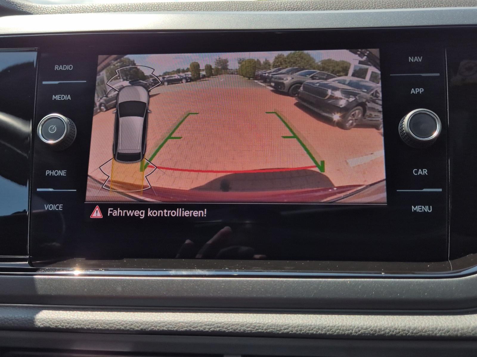 Volkswagen Taigo 1.5 TSI DSG R-Line  Panodach AHK Navi LED 