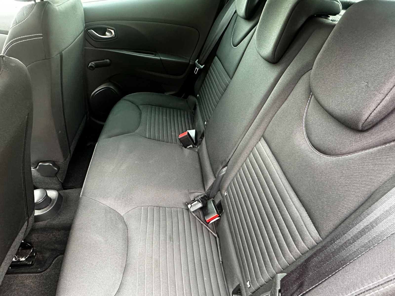 Fahrzeugabbildung Renault Clio IV Limited Klimaaut/ DAB/ ALU / Nav / TOP