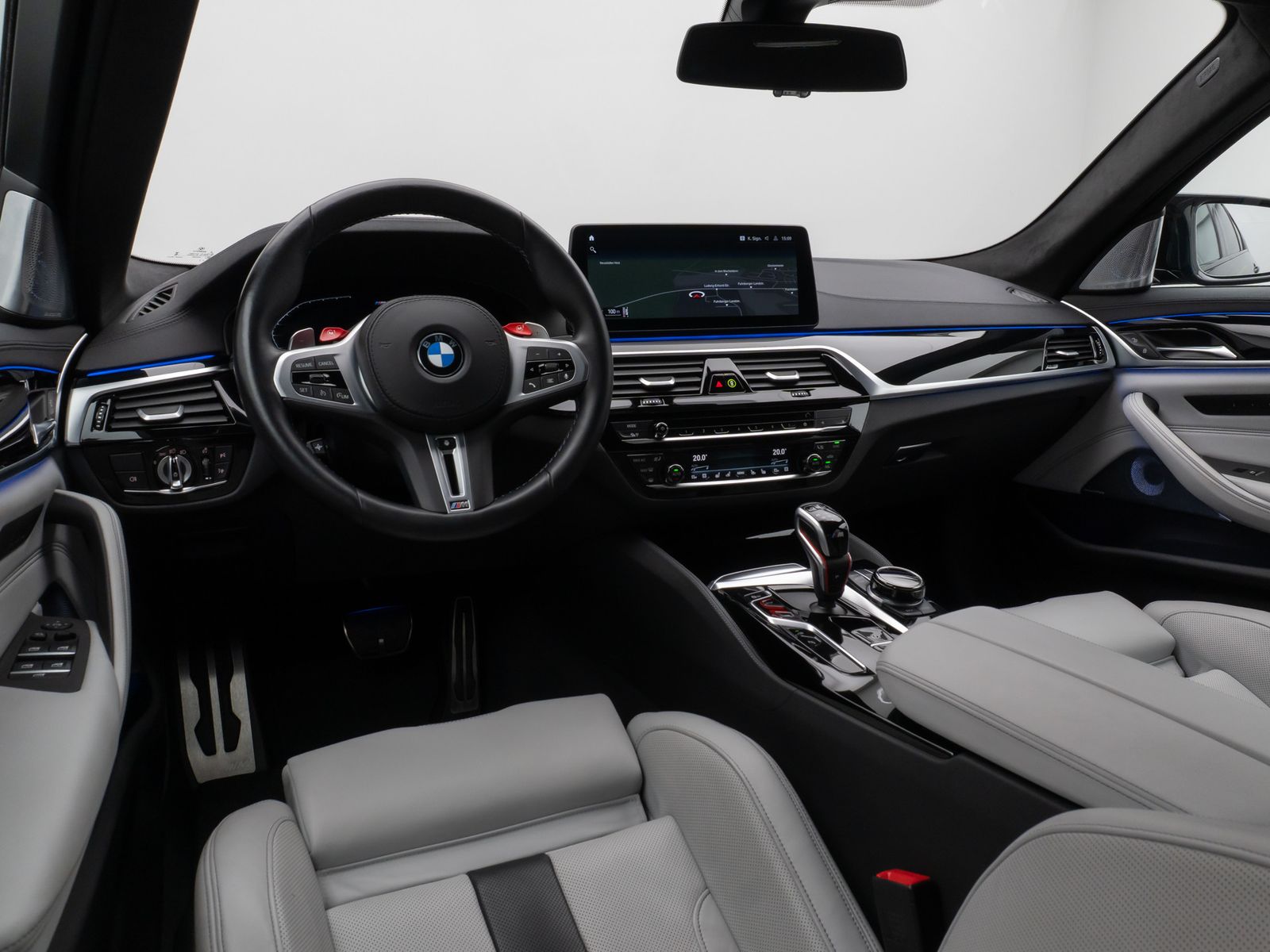 Fahrzeugabbildung BMW M5 Competition xD Kamera HUD DAB B&W SoftCL 20"
