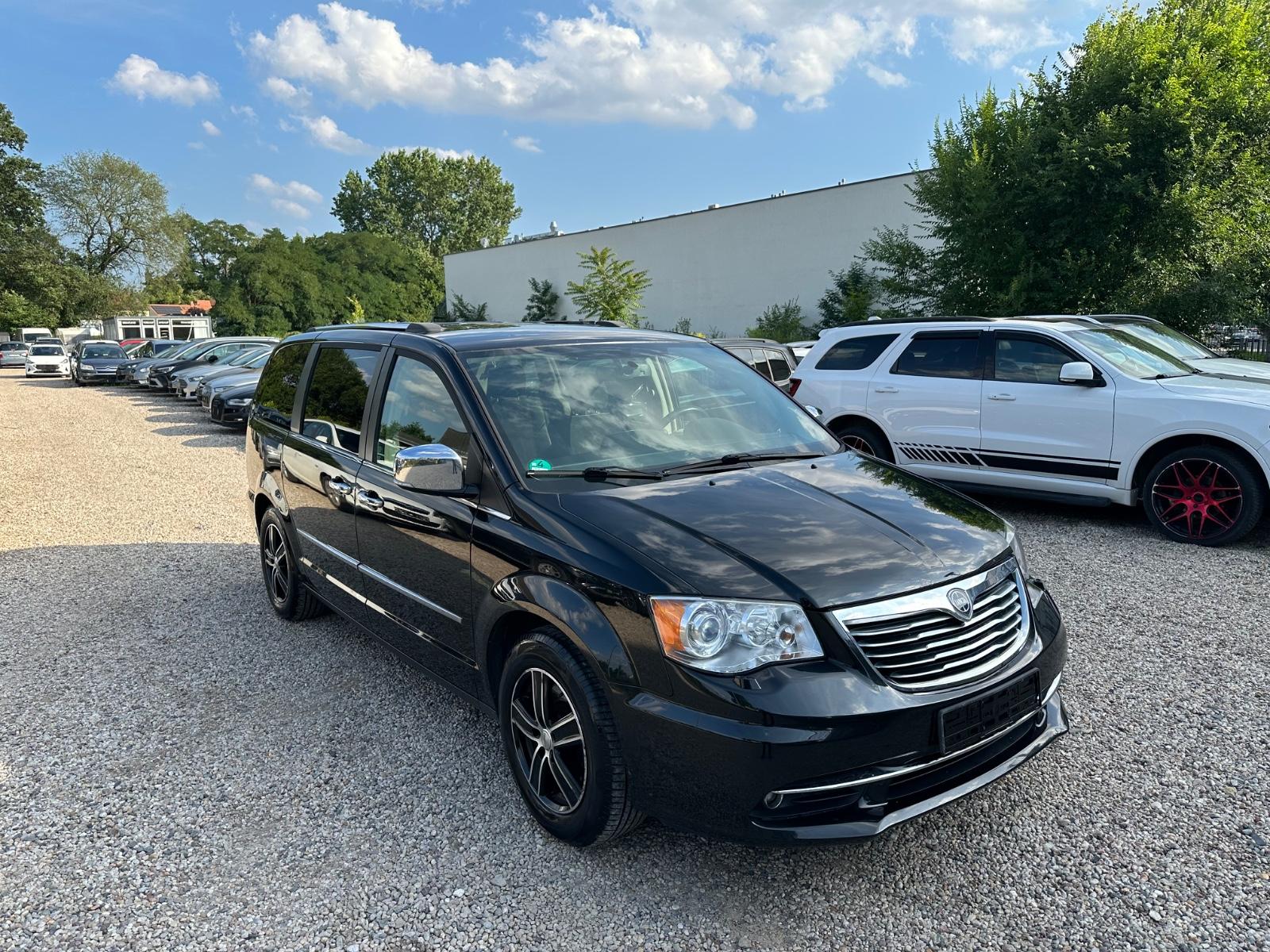 LANCIA VOYAGER 3.6 V6 283ch - PLATINUM - 7 PLACES - SIÈGES CHAUFFANTS - PORTES COULISSANTES ÉLECTRIQUES - CAMÉRA 360°