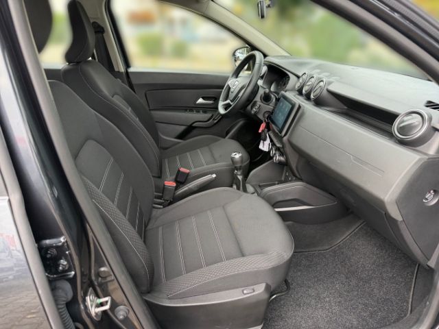 Fahrzeugabbildung Dacia Duster Comfort TCe 130 2WD SHZ DAB Temp PDC Berg
