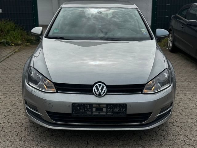 Volkswagen Golf VII Lim. Trendline BMT