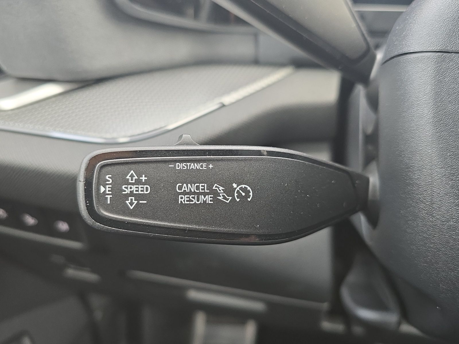 Fahrzeugabbildung SKODA Kodiaq RS 2.0 TSI 195 kW 4x4 MATRIX AREA AHK HEA