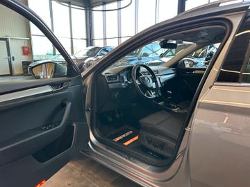MYAUTOCENTER – Gebraucht- und Jahreswagen mit Werkstattservice in Pfaffenhofen Skoda Superb Combi Style *Bi Xenon*Klima*ACC*