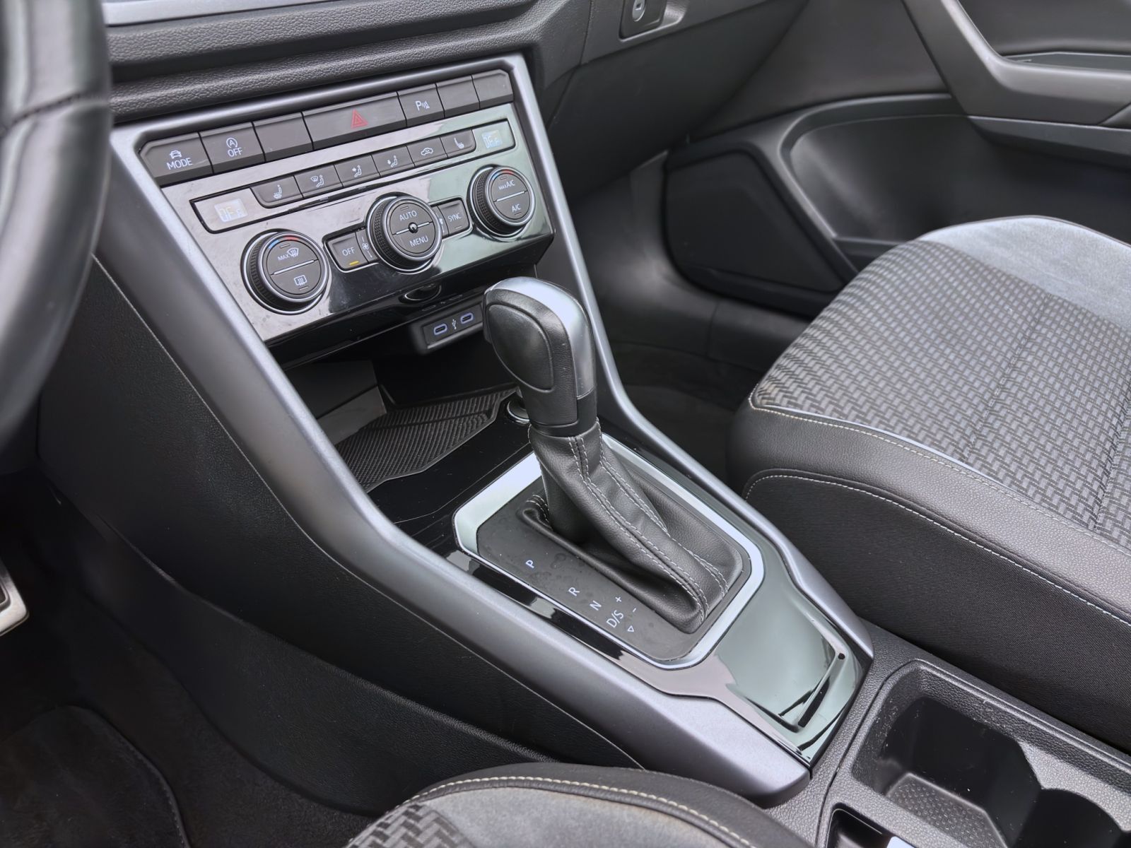 Volkswagen T-Roc - Bild 12