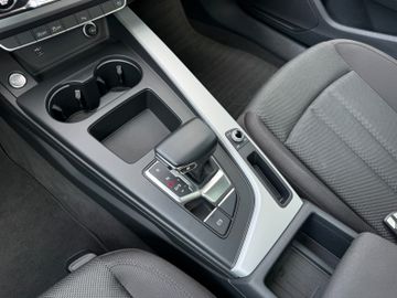 Audi A4 Lim. 30 TDI S tronic advanced|Schiebedach|DAB