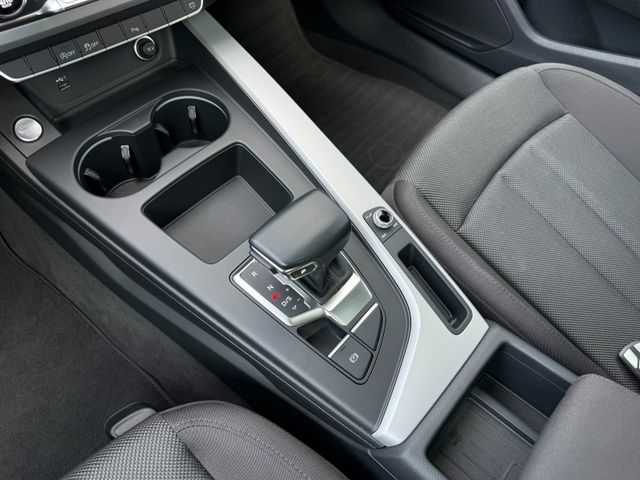 Audi A4 Lim. 30 TDI S tronic advanced|Schiebedach|DAB