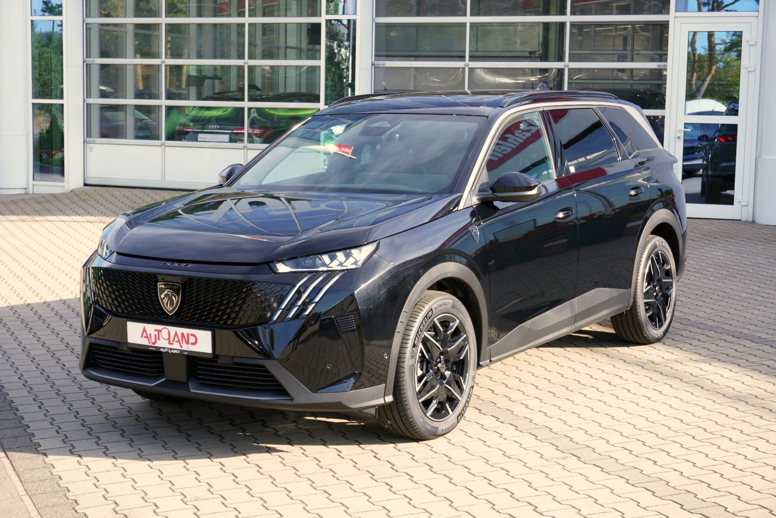 Peugeot 5008 GT Exclusive 1.2 Hybrid Aut. LED ACC Pano 3 imagem 2