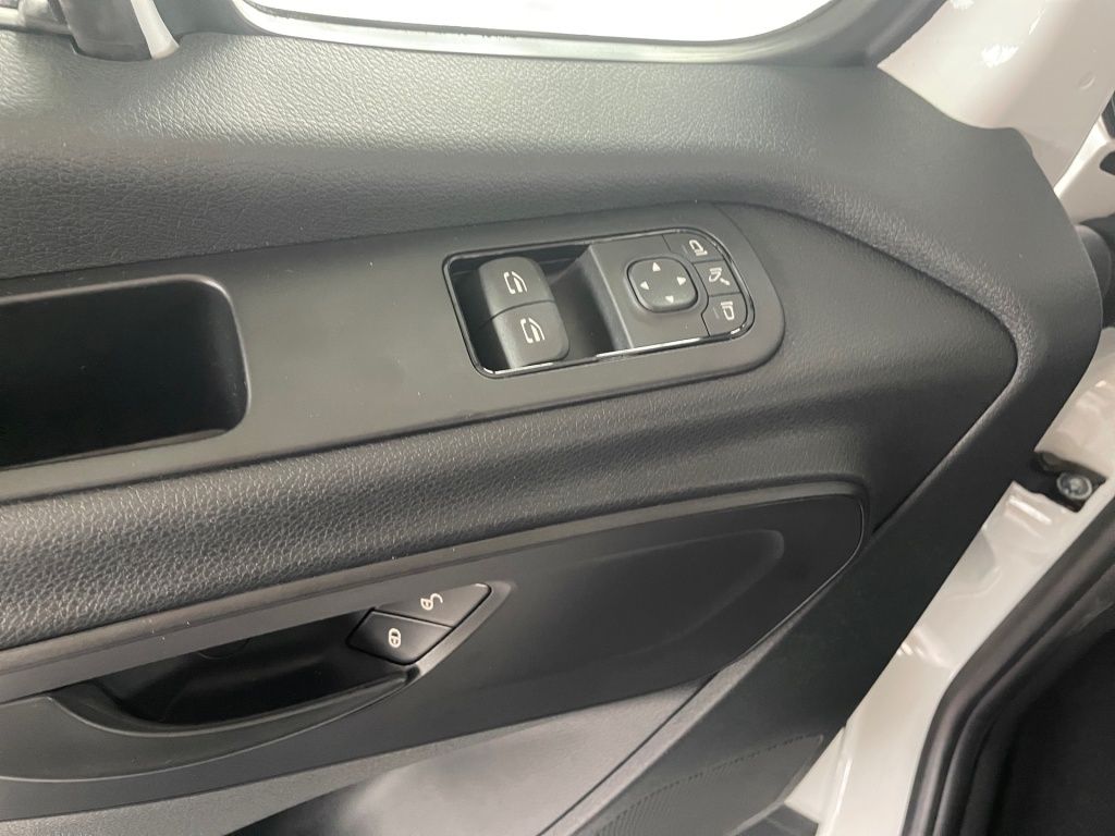Fahrzeugabbildung Mercedes-Benz Sprinter 317 CDI L2H2 Mixto AHK, RFK, Klima