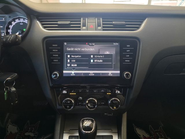 SKODA Octavia — Foto 21