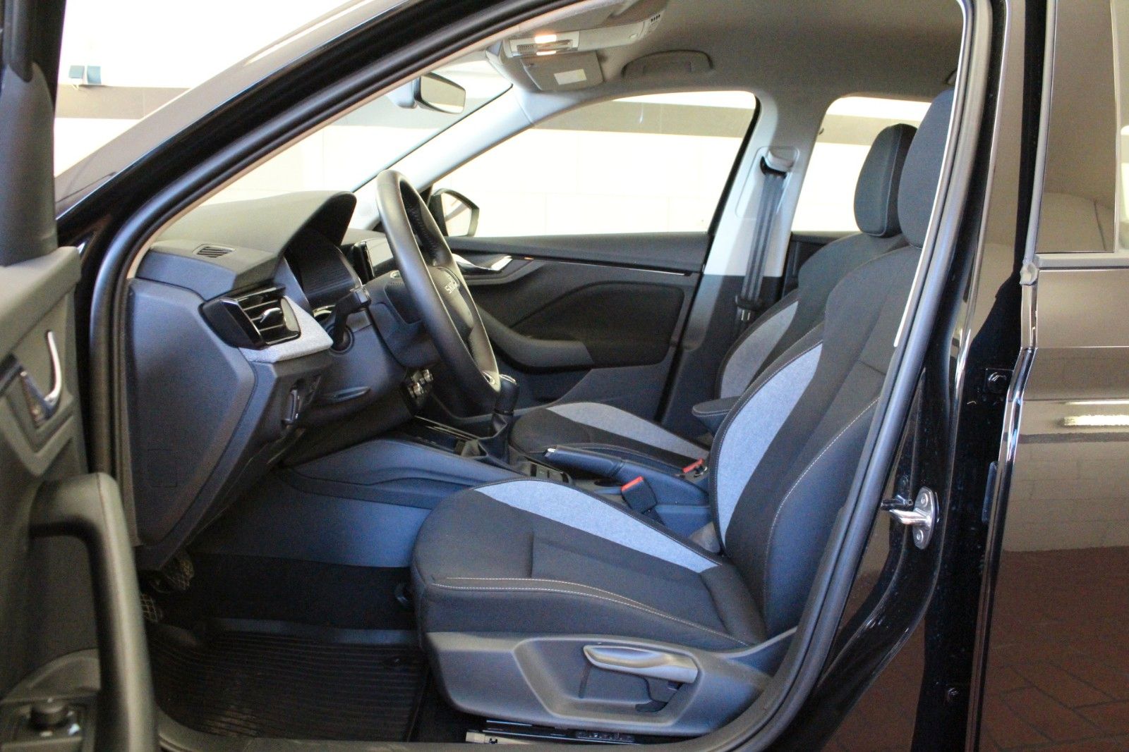 Fahrzeugabbildung SKODA Kamiq 1.0 TSI 85kW Selection *AHK schwenkbar*