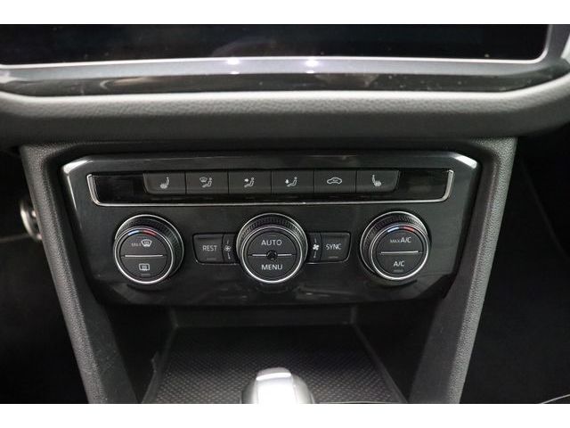 Fahrzeugabbildung Volkswagen Tiguan Highline R-Line ACC 4Motion Kamera 19