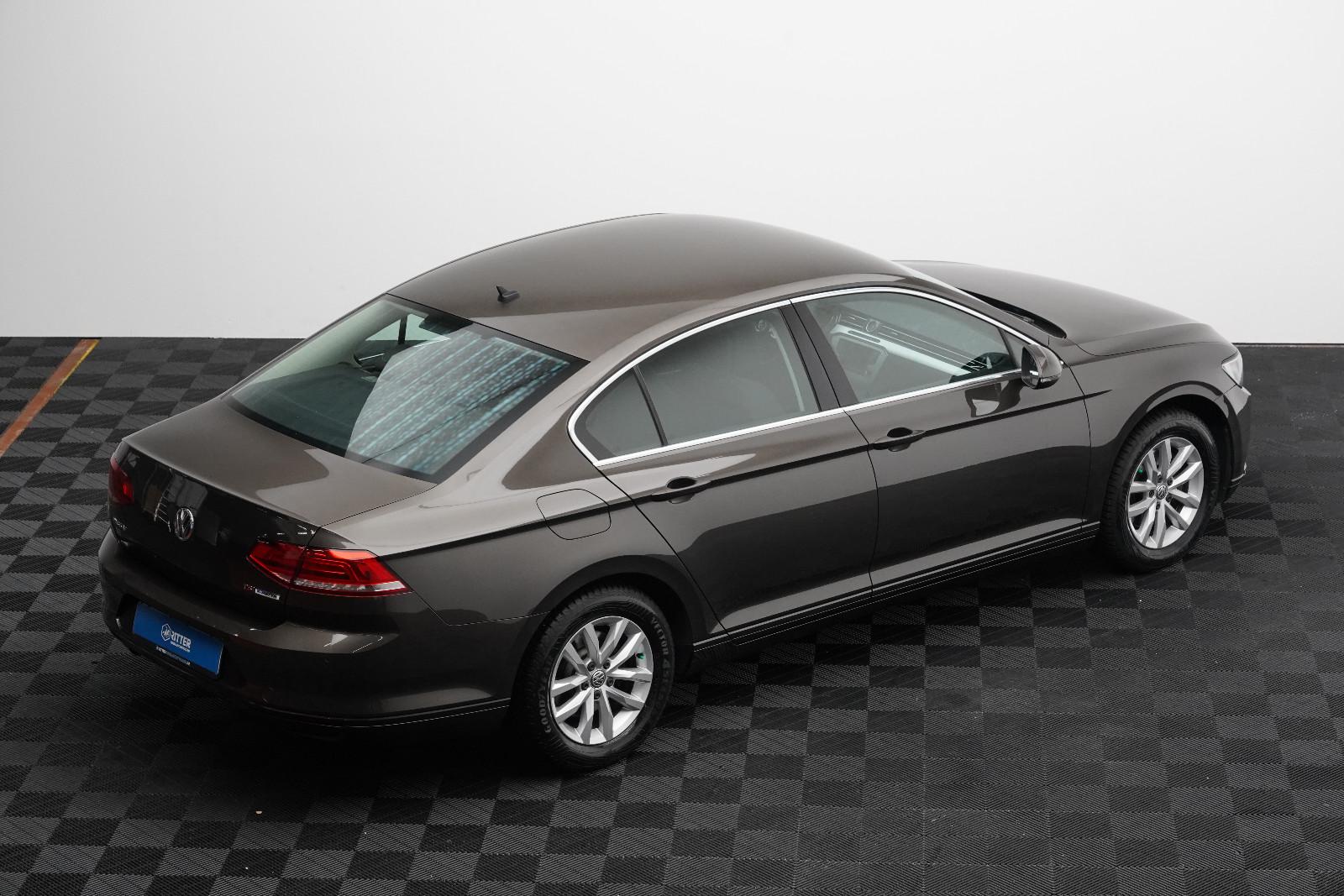 Volkswagen Passat Lim. 1.4 SHZ NAVI GJR Keyless PDC