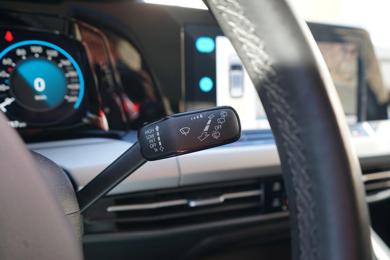 Volkswagen Golf VIII Life 1.0 eTSI DSG LED Navi ACC Kamera, миниатюра 22