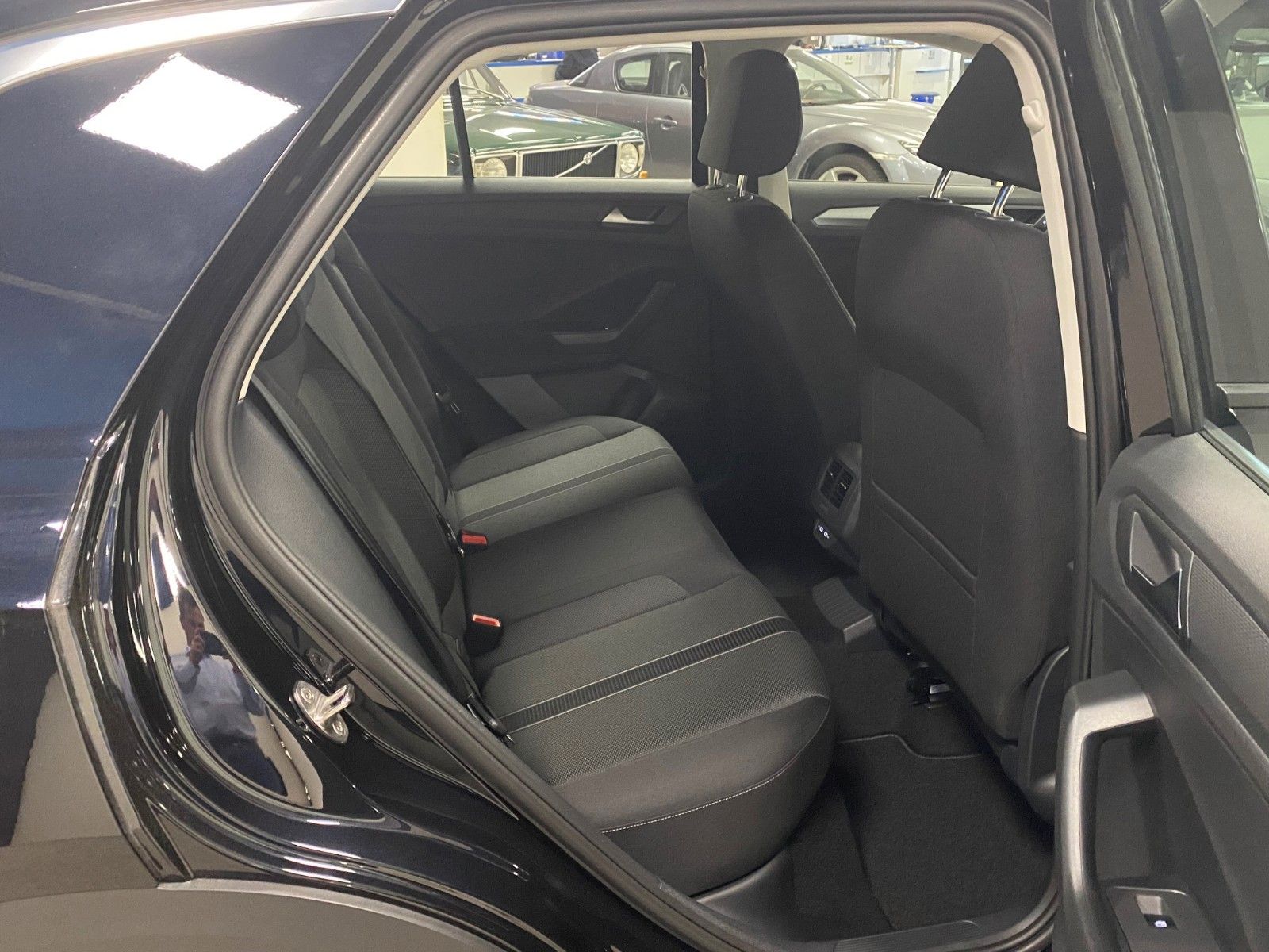 Fahrzeugabbildung Volkswagen T-Roc 1.0 TSI "LIFE"+KAMERA+ACC+PDC+16"ALU++APP+