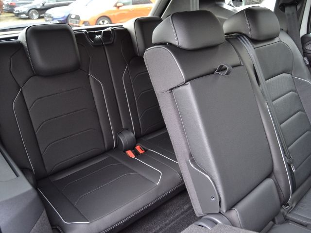 Tiguan Allspace 2.0 TSI 4M DSG R-Line 7-SITZER/A
