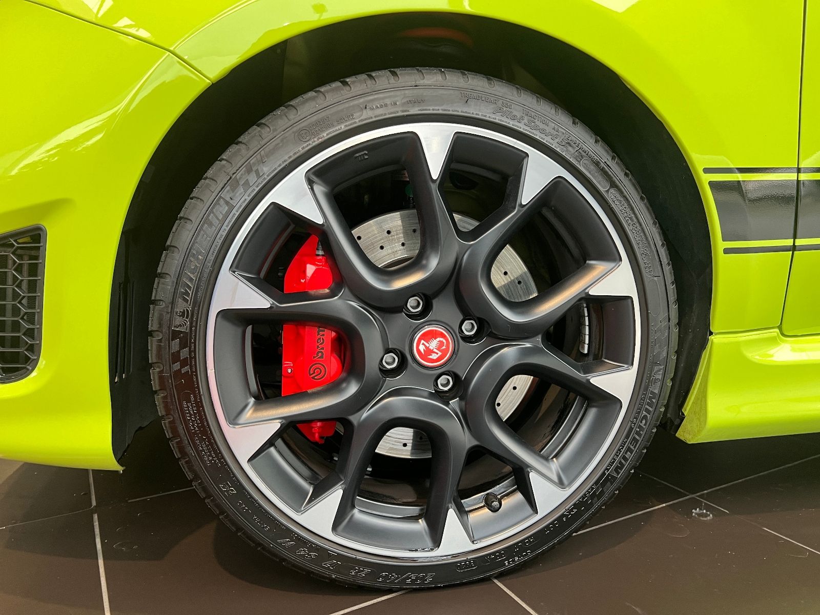 Fahrzeugabbildung Abarth 595 Competizione BREMBO NAV DAB ALU