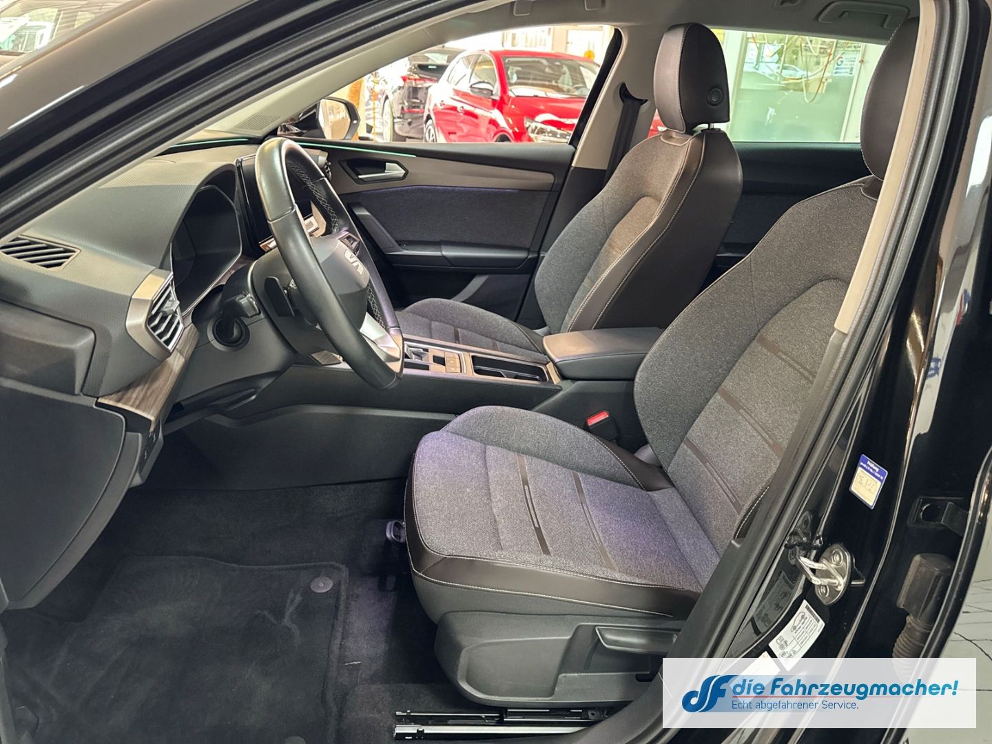 Fahrzeugabbildung SEAT Leon Sportstourer Xcellence e-HYBRID Navi Digita