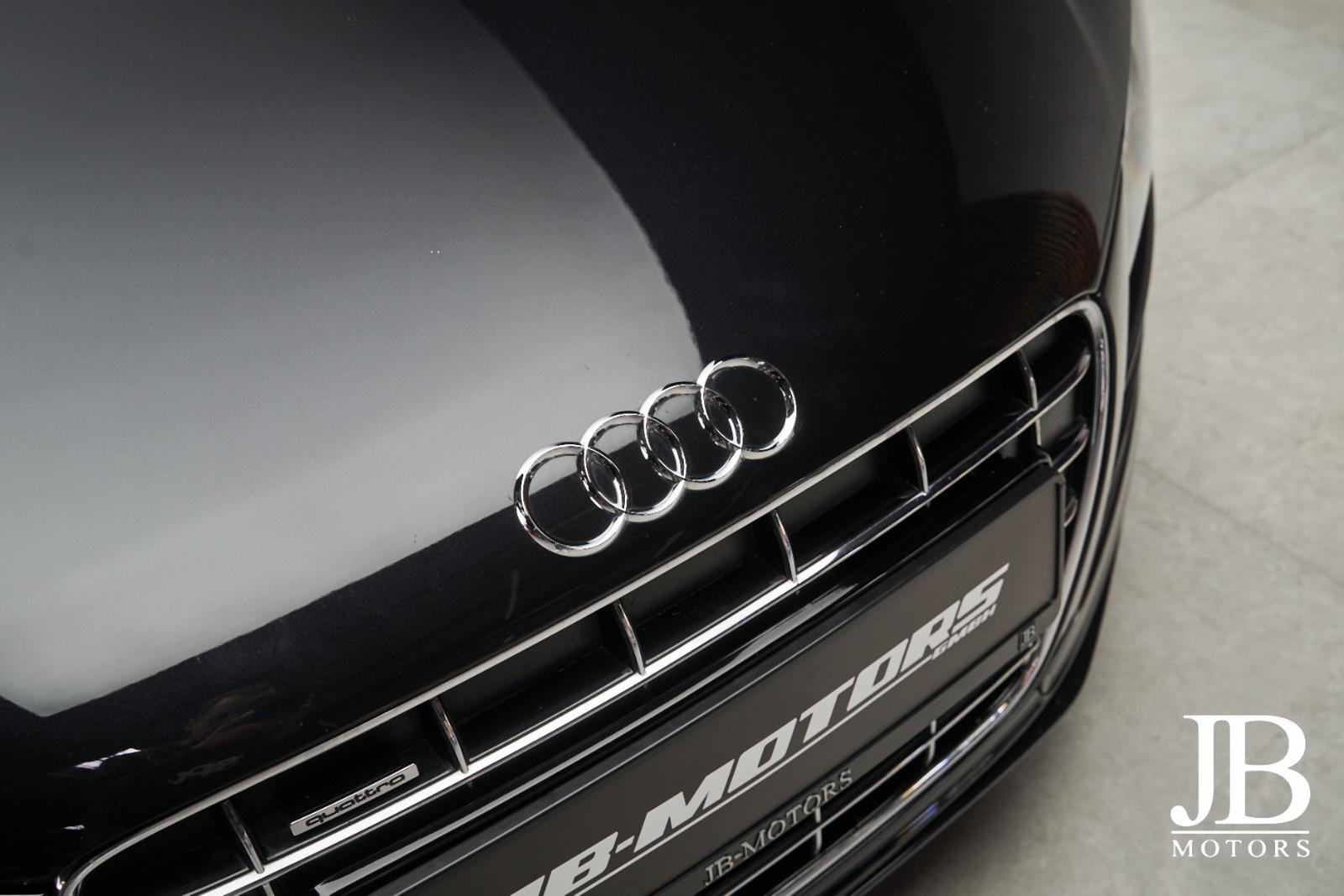 Audi R8 Spyder V10 5.2 FSI 525 ch • Boîte manuelle 6• Magnetic Ride • B&O • Caméra