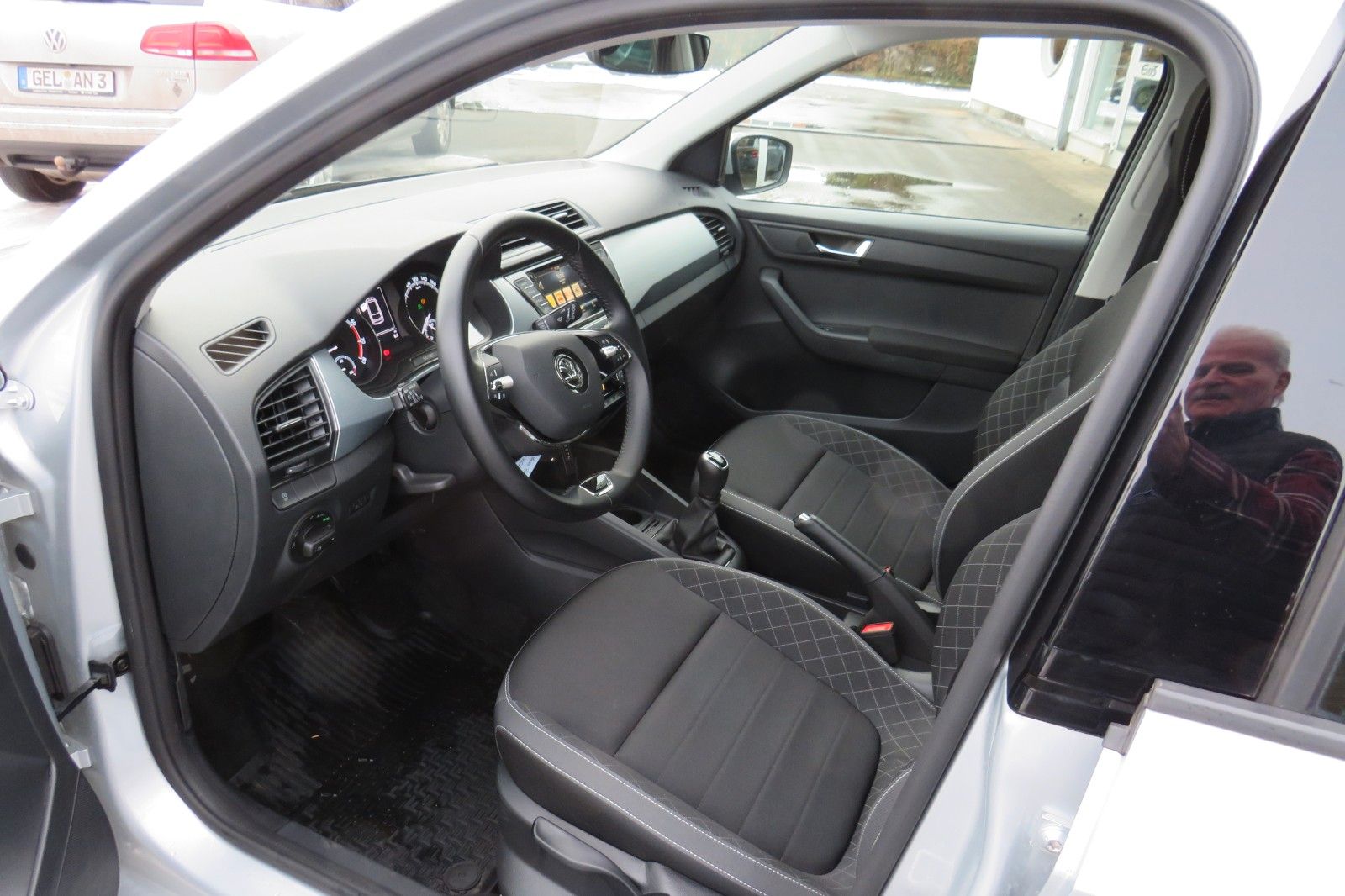 Fahrzeugabbildung SKODA Fabia Combi Ambition SITZH. GJ GRA PDC APP 1.H