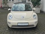 Volkswagen New Beetle Cabriolet 1.4 - Volkswagen New Beetle mit Benzin-Antrieb: Cabrio, 1.4