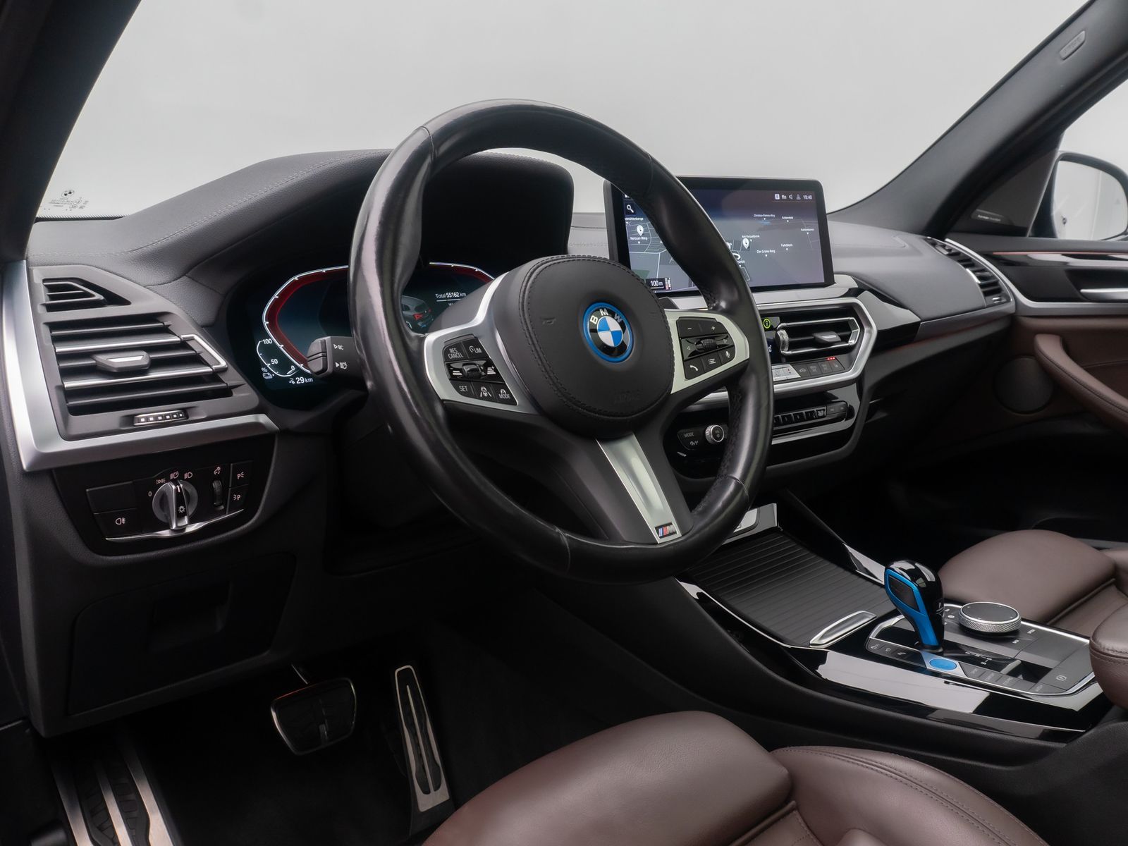 Fahrzeugabbildung BMW iX3 IMPRESSIVE 360&deg;Komfort HUD DAB Alarm Panoram