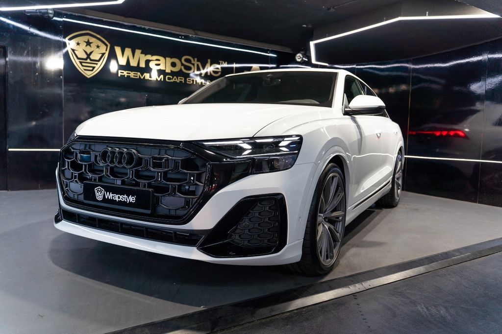 Audi Q8 50 TDI quattro S-LINE - FACELIFT - NEW - FULL