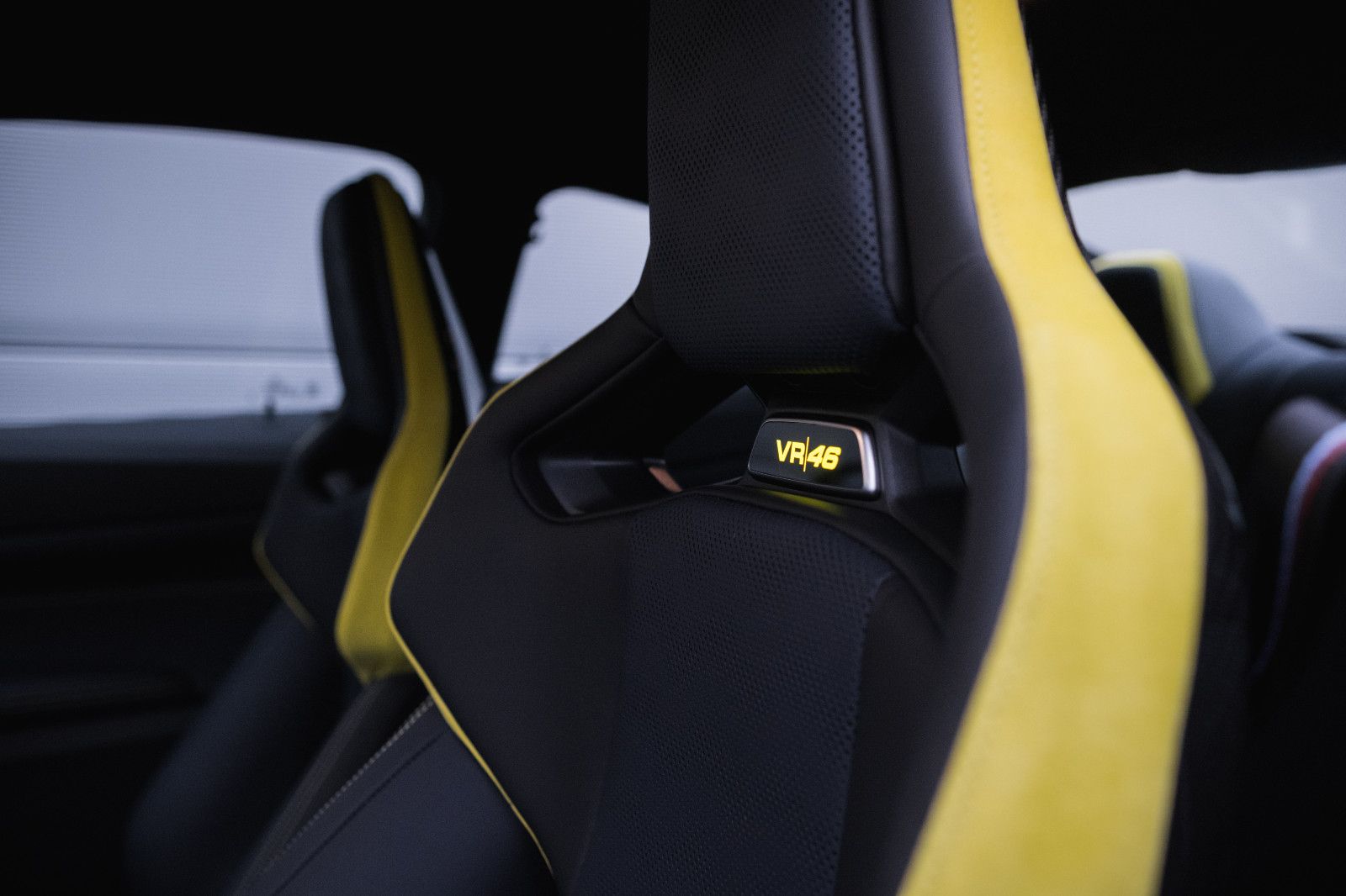 Fahrzeugabbildung BMW M4 Coupe CS "VR 46" - Sonderleder-Keramikbremse