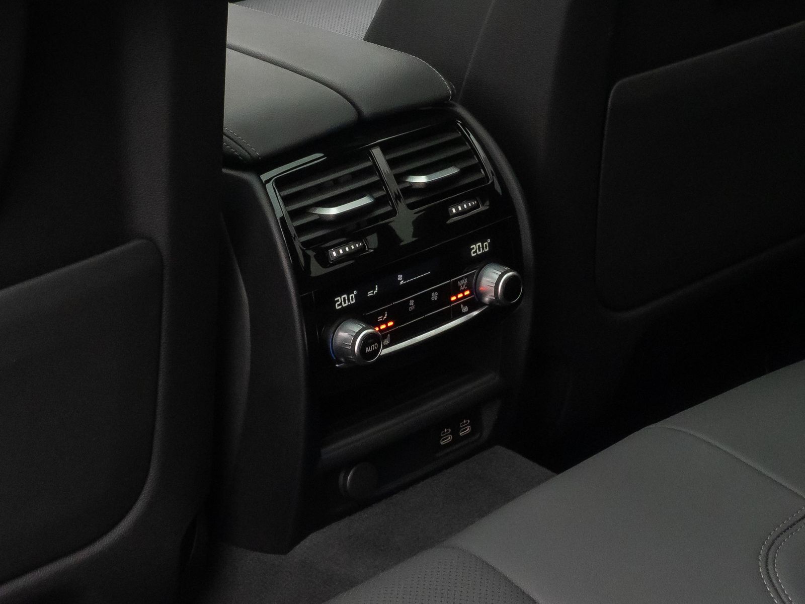 Fahrzeugabbildung BMW 520d Sport Kamera DAB Alarm Leder Panorama H/K