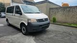 Volkswagen VW T5 an der 2.5-Liter-TDI-Pumpe-Düse-Motor - mit Diesel-Antrieb: Pump